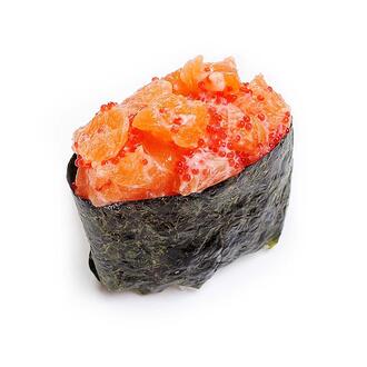 Гункан с лососем